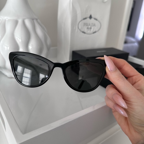 Prada Acetate Cat-Eye Sunglasses Black - Picture 5 of 7